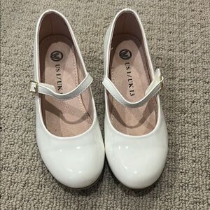 White Mary Jane Kids Shoes
*only worn once for a wedding
